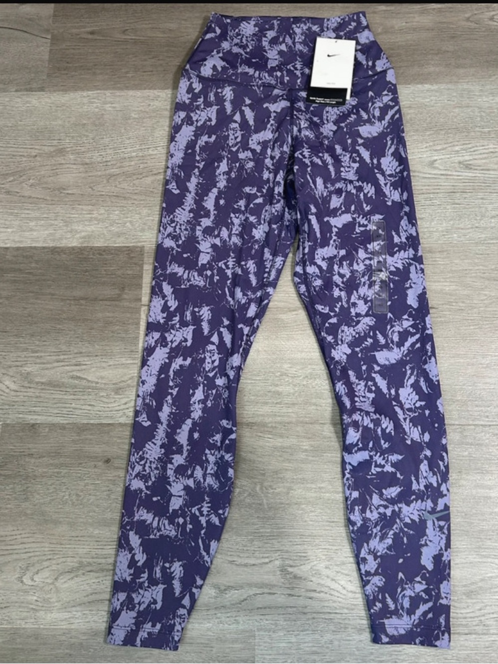 NWT Nike one training women’s leggings purple xs 26”